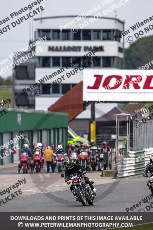 Vintage motorcycle club;eventdigitalimages;mallory park;mallory park trackday photographs;no limits trackdays;peter wileman photography;trackday digital images;trackday photos;vmcc festival 1000 bikes photographs